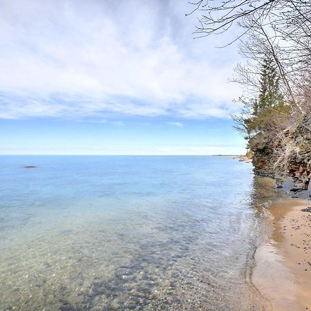 Gorgeous Charlevoix Home On Lake Michigan! Ellsworth Экстерьер фото