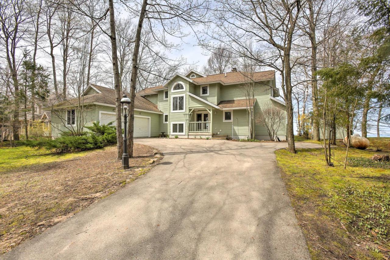 Gorgeous Charlevoix Home On Lake Michigan! Ellsworth Экстерьер фото