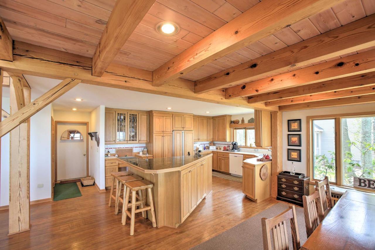 Gorgeous Charlevoix Home On Lake Michigan! Ellsworth Экстерьер фото