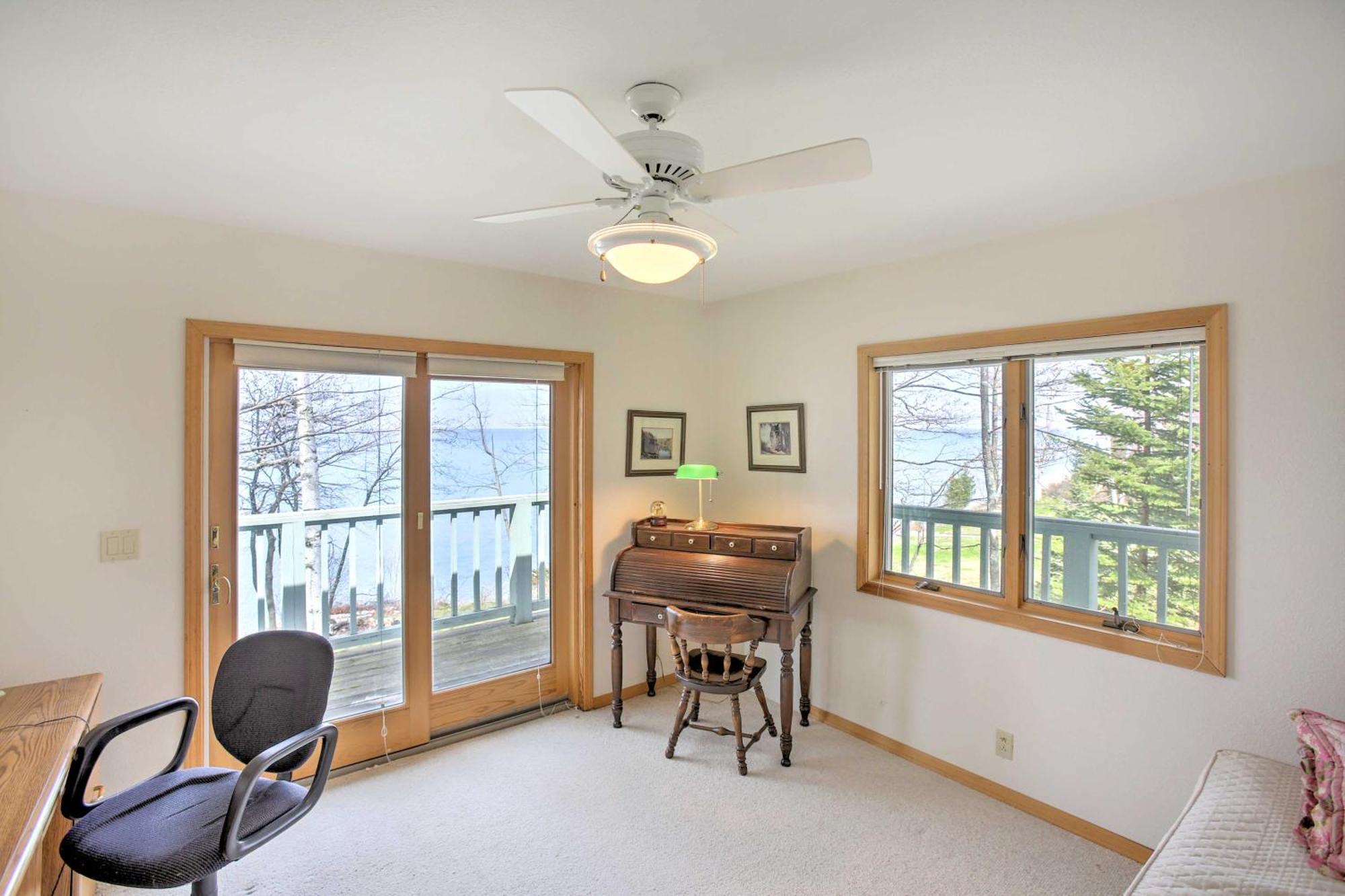 Gorgeous Charlevoix Home On Lake Michigan! Ellsworth Экстерьер фото